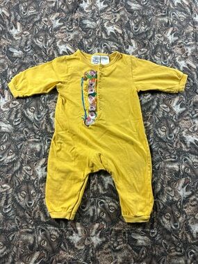 90s Disney Mustard Yellow Seven Dwarfs Embroidered Baby One-Piece